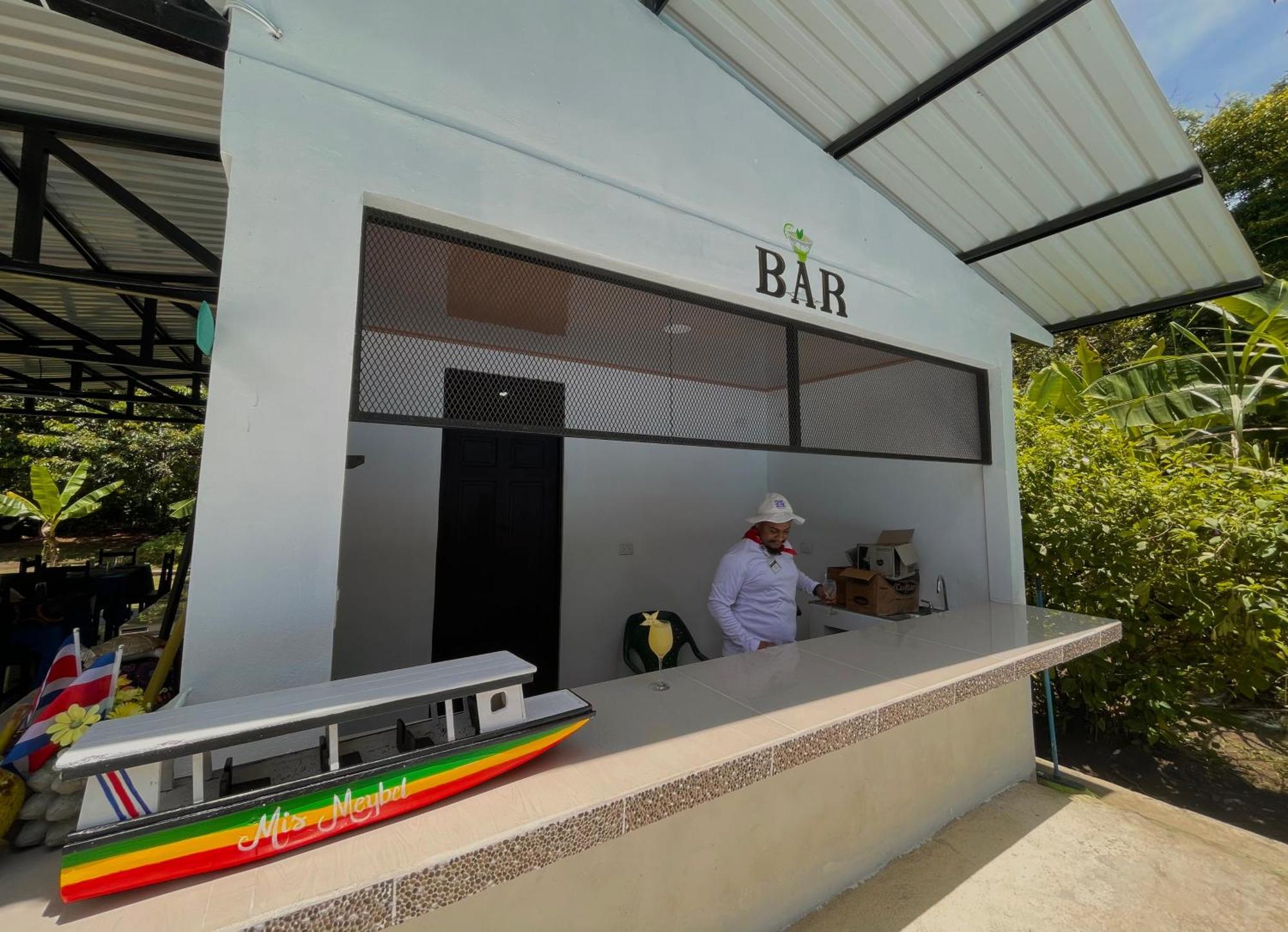 Carey Lodging Tortuguero Bagian luar foto